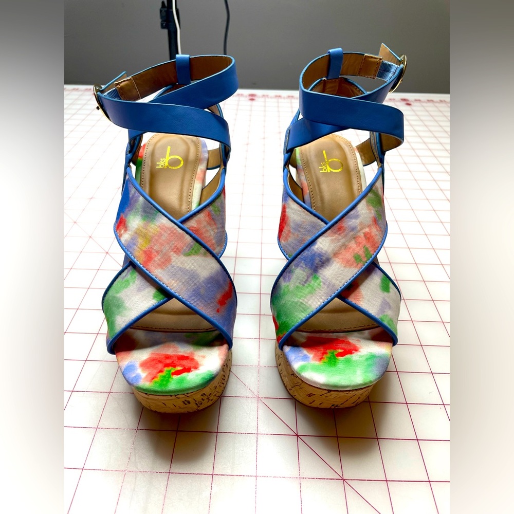 Bakers womens heels. Colorful and super comfy!